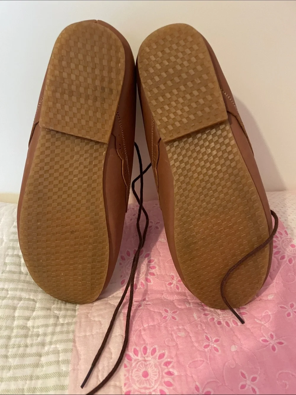 Adelisa & Co Primavera Scalloped Leather Ankle Boots